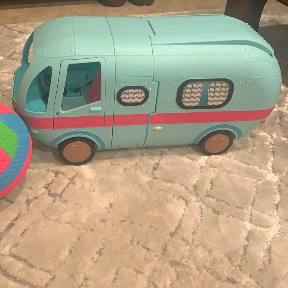 LOL surprise  2 in 1 Glamper Camper Van House